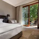 Отель Tiffi Boutique Ольштын