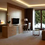 Tiffi Boutique 4*