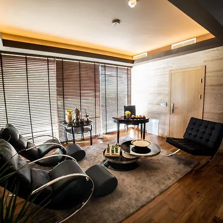 Tiffi Boutique Hotel 4*