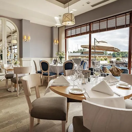 Tiffi Boutique 4*