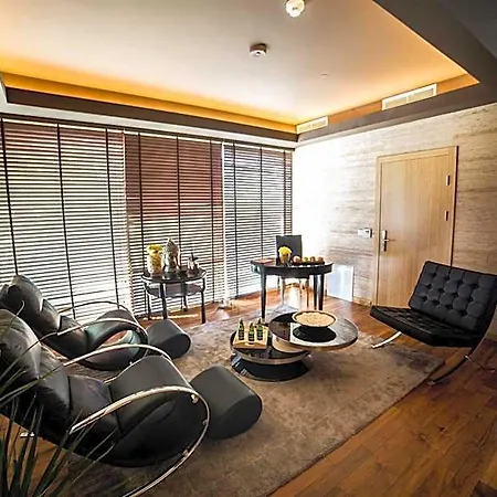 Hotel Tiffi Boutique 4*