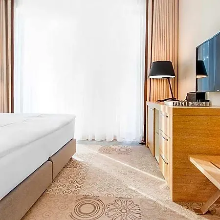 Tiffi Boutique Hotel 4*