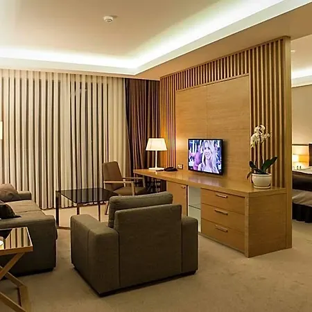 Hotel Tiffi Boutique 4*