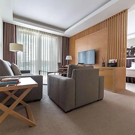 Tiffi Boutique 4*
