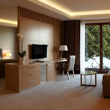 Tiffi Boutique 4*