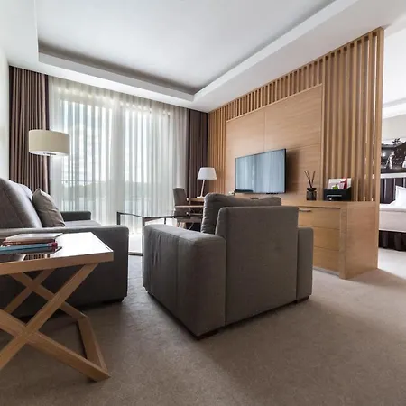 Tiffi Boutique 4*